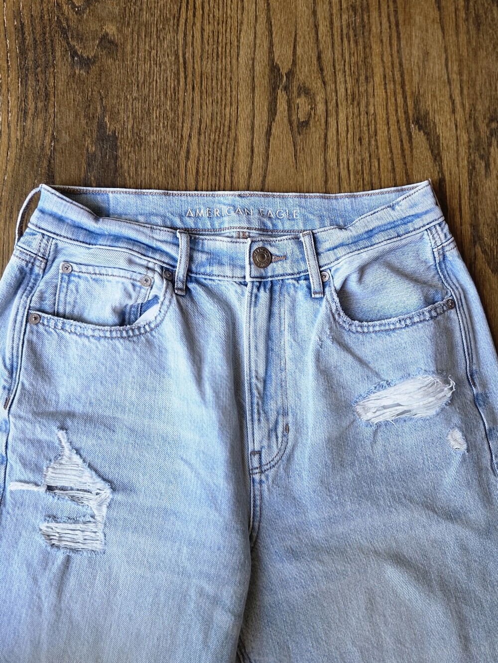 American Eagle Outfitters Women's Sz 12 Light Wash Distressed Straight Leg Jeans - Picture 3 of 10